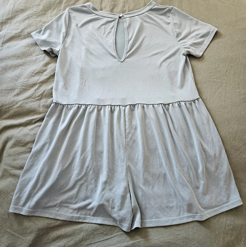 New Lavender Field Women's Light Green Romper Size Medium - Picture 5 of 6